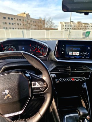 Peugeot 208 2021