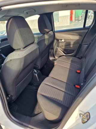 Peugeot 208 2021