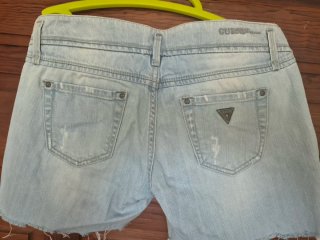 Shorts vaqueros Guess mujer Talla S No está amaril