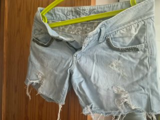 Shorts vaqueros Guess mujer Talla S No está amaril