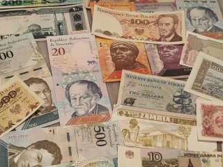 Lote 35 Billetes Internacionales Variados