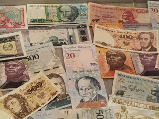 Lote 35 Billetes Internacionales Variados