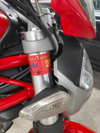Ducati Monster 696 Plus