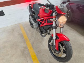 Ducati Monster 696 Plus