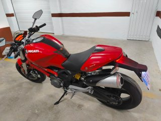 Ducati Monster 696 Plus