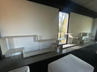Estantería metálica blanca moderna