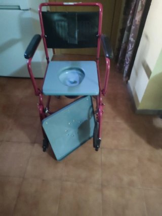 Silla inodoro para dependientes