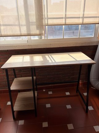 Escritorio madera y metal