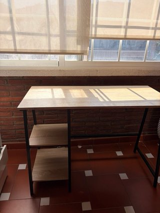 Escritorio madera y metal