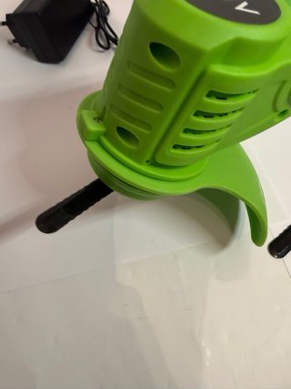 Desbrozadora ADM 18V con 2 Baterías y Cargador