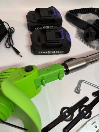 Desbrozadora ADM 18V con 2 Baterías y Cargador