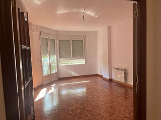 Piso en alquiler en Avda de Madrid - Pº de la Estación en Jaén