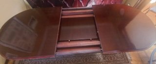 Mesa de comedor de madera