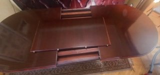 Mesa de comedor de madera