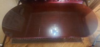 Mesa de comedor de madera