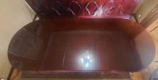 Mesa de comedor de madera