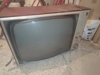 Televisor antiguo de válvulas