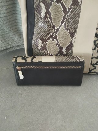 Bolso y cartera Tous piel serpiente y beige