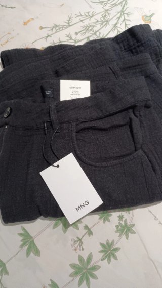 Pantalón recto negro Mango Talla L