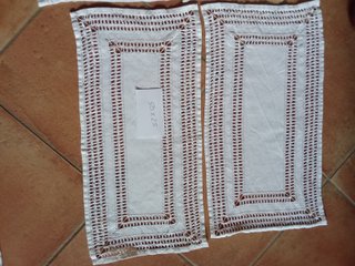 4 Centrini Ricamati