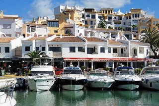 Solar en venta en Elviria en Marbella