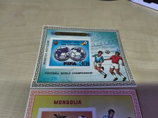 3 Sellos Mongolia Mundial Fútbol España 1982. Seda
