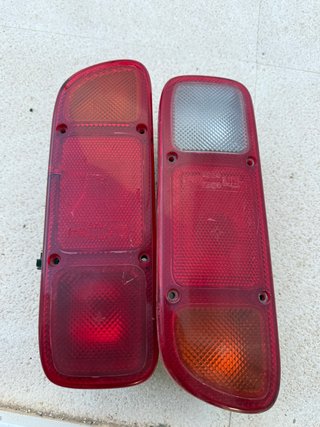 Pareja Pilotos Traseros Nissan Terrano