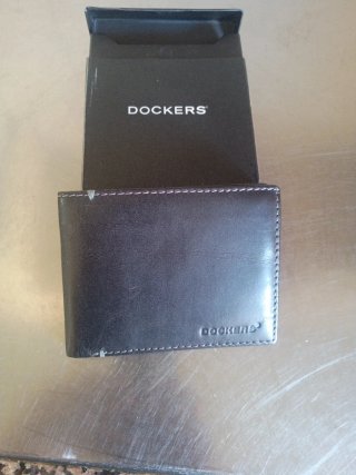 Cartera billetera Dockers Negra de piel