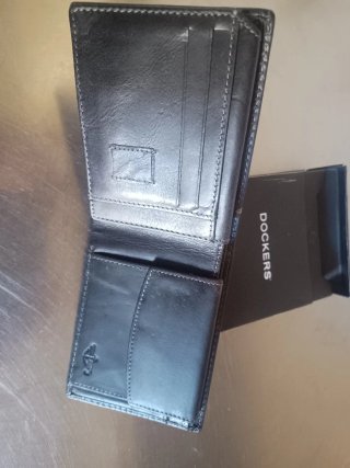 Cartera billetera Dockers Negra de piel
