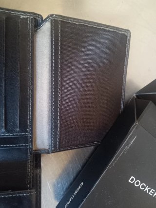 Cartera billetera Dockers Negra de piel