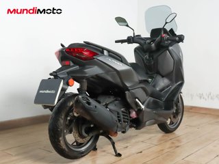 YAMAHA X-MAX 125