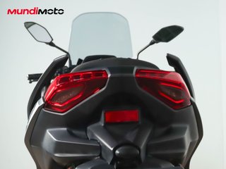 YAMAHA X-MAX 125