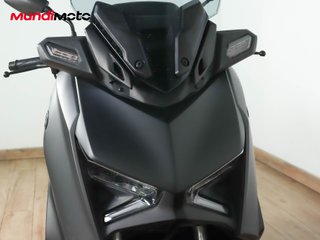YAMAHA X-MAX 125