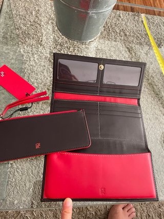 Cartera Carolina Herrera CH Marrón y Rojo