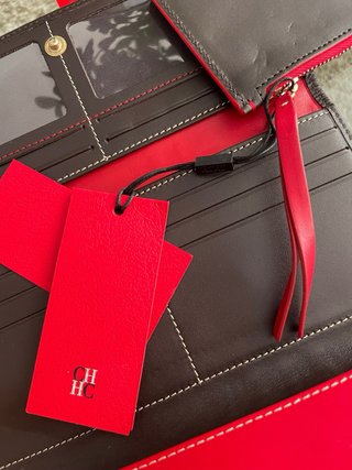 Cartera Carolina Herrera CH Marrón y Rojo