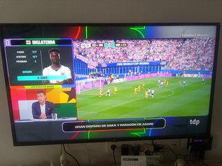 Televisor LG 50 UHD con mando a distancia