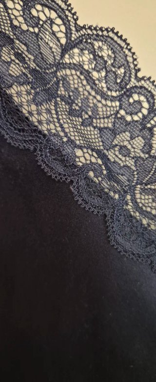 Top lencero Intimissimi azul con encaje