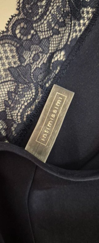Top lencero Intimissimi azul con encaje