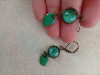 Pendientes turquesa con detalle plateado