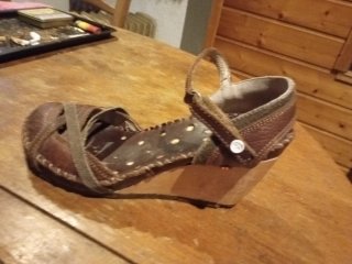Sandalias Art Cuña Marrones
