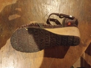 Sandalias Art Cuña Marrones