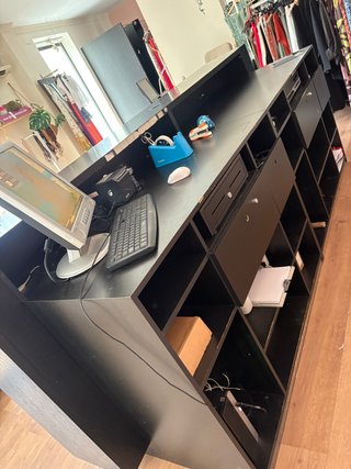 Mueble mostrador madera negro