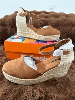 Plataformas Beige y Marrones