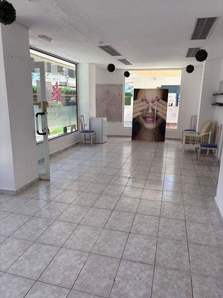 Local comercial en venta en Playa de Levante en Benidorm