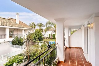 Casa adosada en venta en Los Naranjos - Las Brisas en Marbella