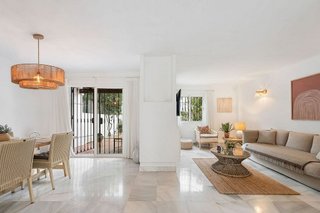 Casa adosada en venta en Los Naranjos - Las Brisas en Marbella