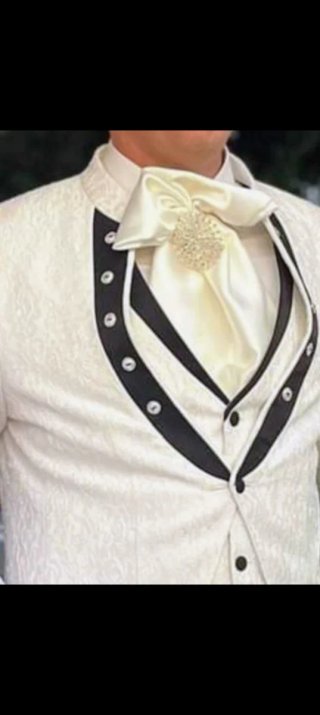Traje de Novio Blanco y Negro