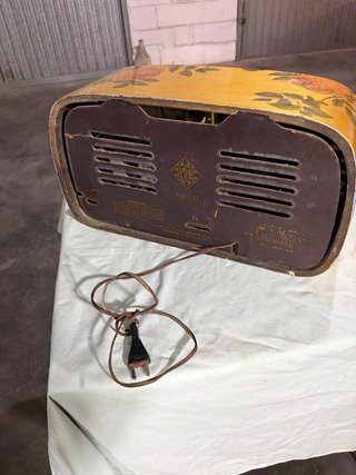Radio Telefunken vintage decorata
