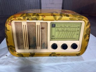 Radio Telefunken vintage decorata
