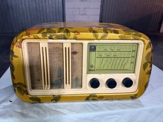 Radio Telefunken vintage decorata